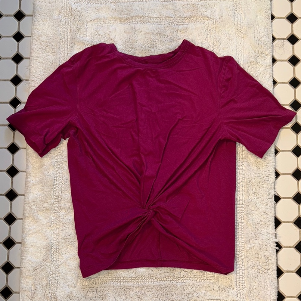 NWOT Lululemon Cropped Women's Magenta Top